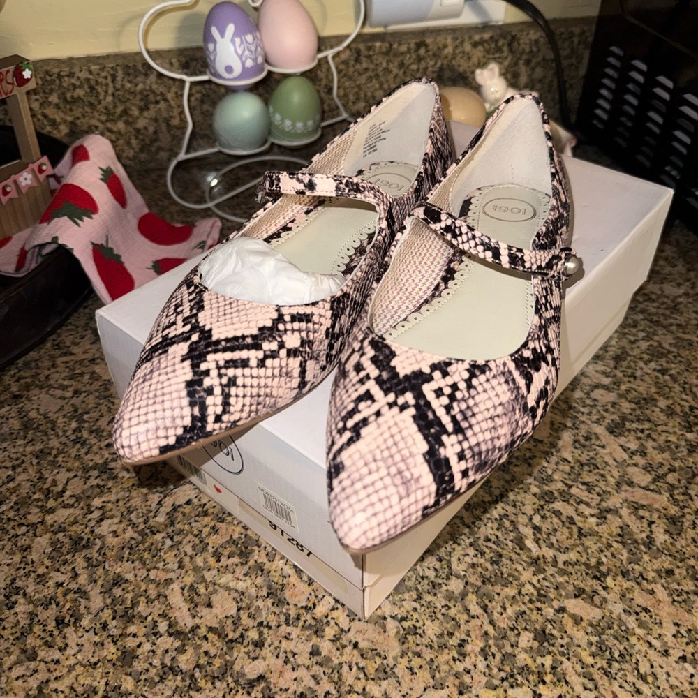 1901 Pink Snake Print Mary Jane Flats – Size 8.5 – NIB